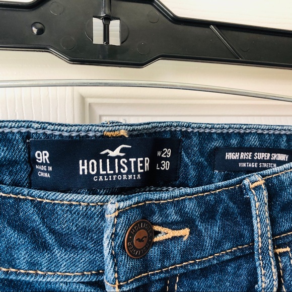 Hollister Faded Blue Skinny Jeans - Picture 3 of 5